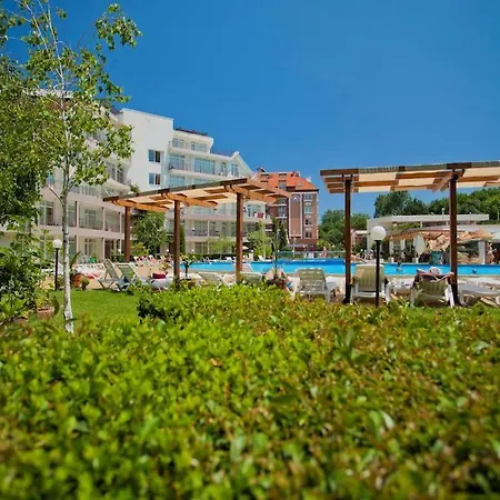 Sun Village Paradise Апартамент